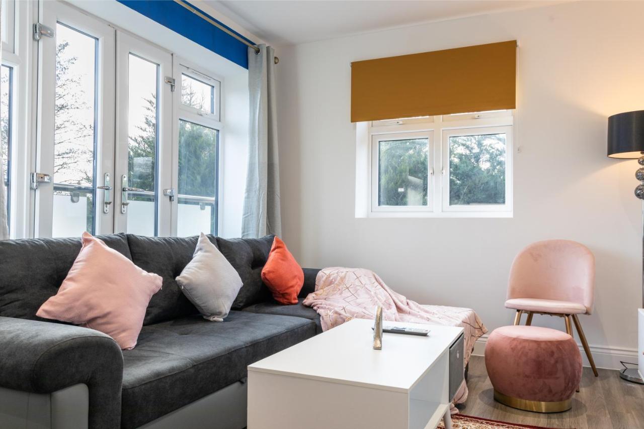 Hatfield Haven - Modern 2-Bed Retreat Near Uni, Business Park & City Center, Free Parking, Big Savings On Longer Stays 外观 照片